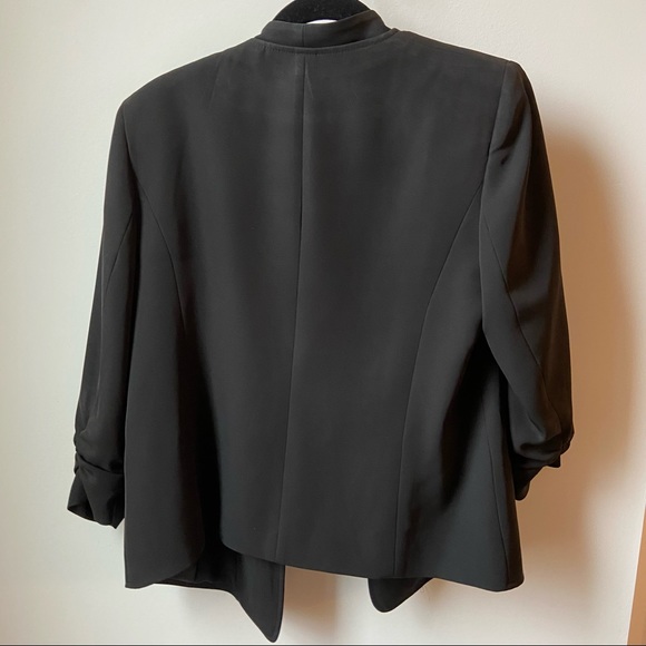 Blazer - Picture 7 of 8